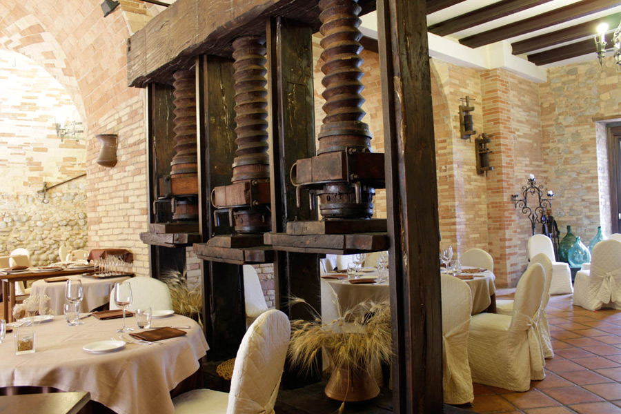 Loreto Aprutino Tornio nel ristorante Castello Chiola © Elio Torlontano