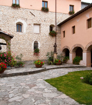 Valle Reatina Fonte Colombo, chiostro © Fabrizio Ardito
