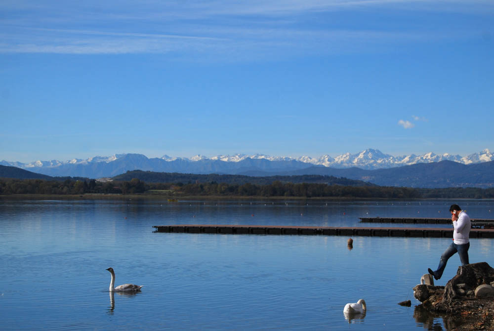 Lago di Varese con le Alpi ©Cicak Kobeng, Fotolia.com