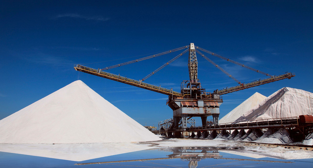 Margherita di Savoia Salina, aia di ammassamento sale di Pettiglio - Atisale SpA Stabilimento salina di Margherita di Savoia ©Salvatore Lanotte