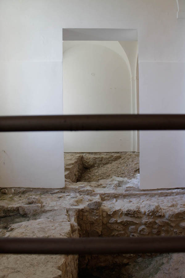 Atri Il teatro romano e palazzo Cicada © Elio Torlontano