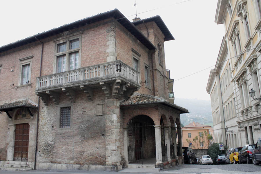 Teramo Casa del Mutilato © Elio Torlontano