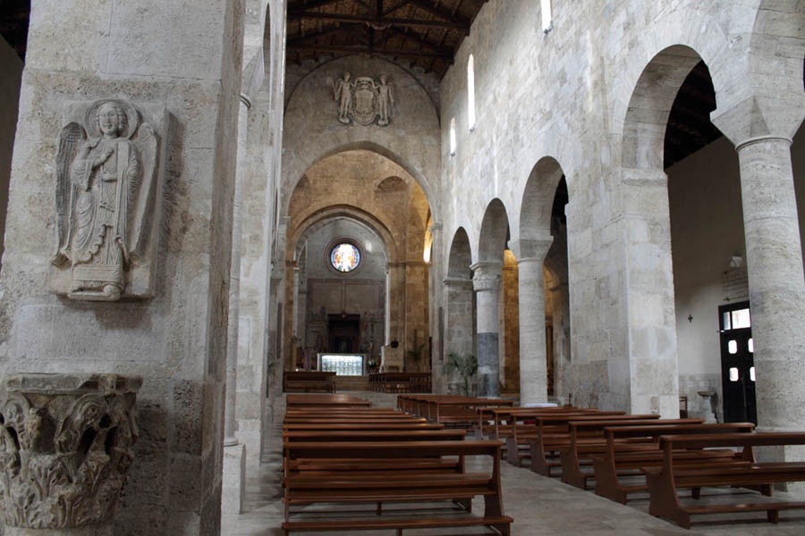 Teramo Duomo di Teramo, la navata © Elio Torlontano