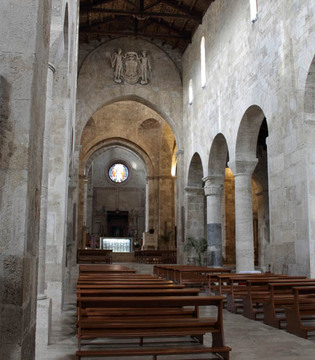 Teramo Duomo di Teramo, la navata © Elio Torlontano