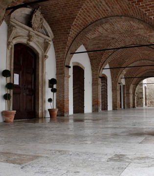 Campli Portico del Palazzo Comunale © Elio Torlontano