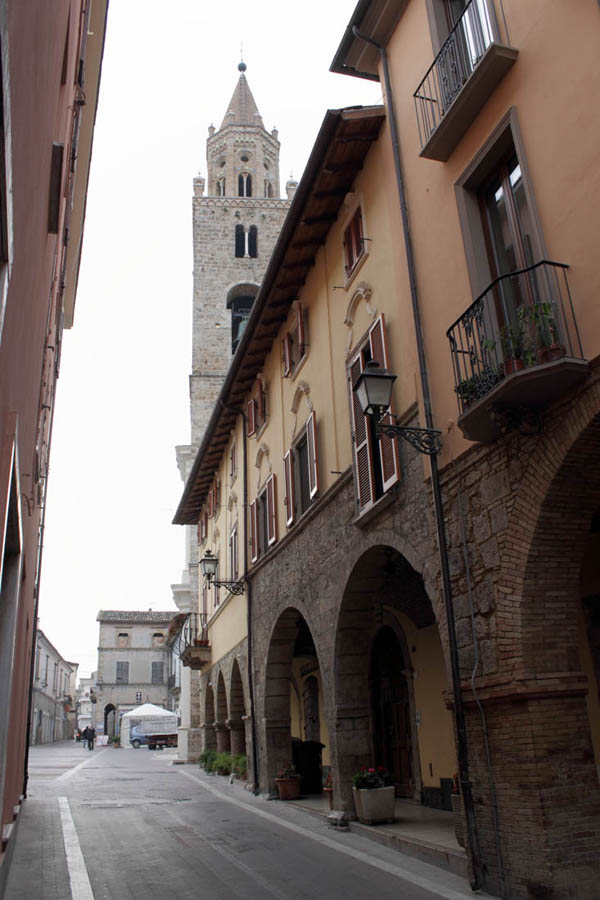 Campli Corso Umberto © Elio Torlontano