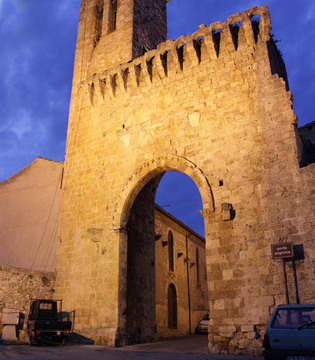 Campli Porta Orientale © Elio Torlontano