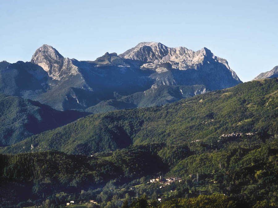 Garfagnana Il gruppo delle Panie Omomorto nelle Alpi Apuane © Garfagnana Press