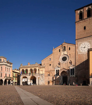 Lodi Piazza della Vittoria © Fiorenza Cicogna
