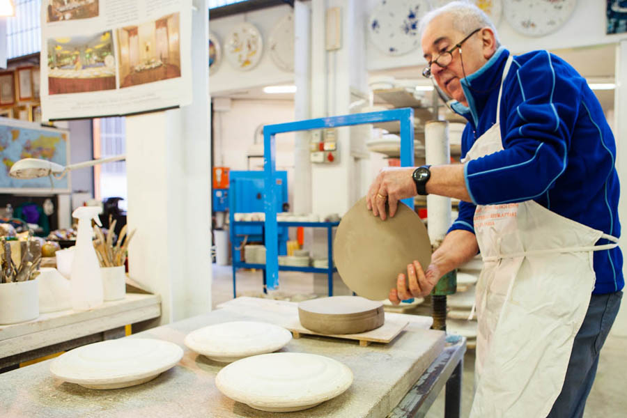 Lodi Laboratorio Ceramica Artistica Lodigiana: modellazione © Fiorenza Cicogna