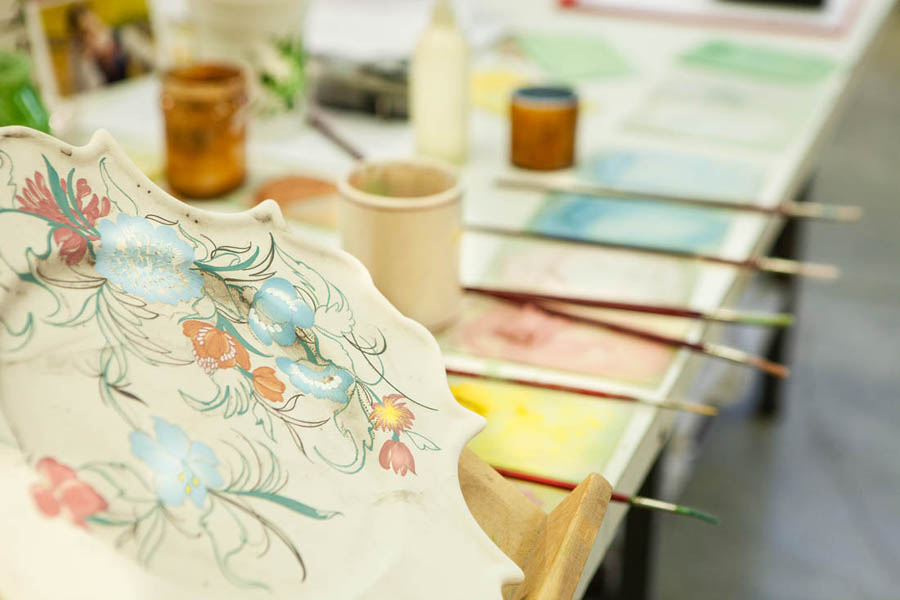 Lodi Laboratorio Ceramica Artistica Lodigiana: decorazione © Fiorenza Cicogna