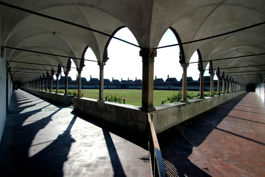 Certosa di Pavia Il chiostro grande con le celle dei monaci © Umberto Barcella