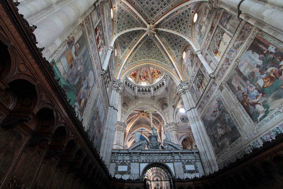 Certosa di Pavia L'interno della chiesa dal coro © Umberto Barcella