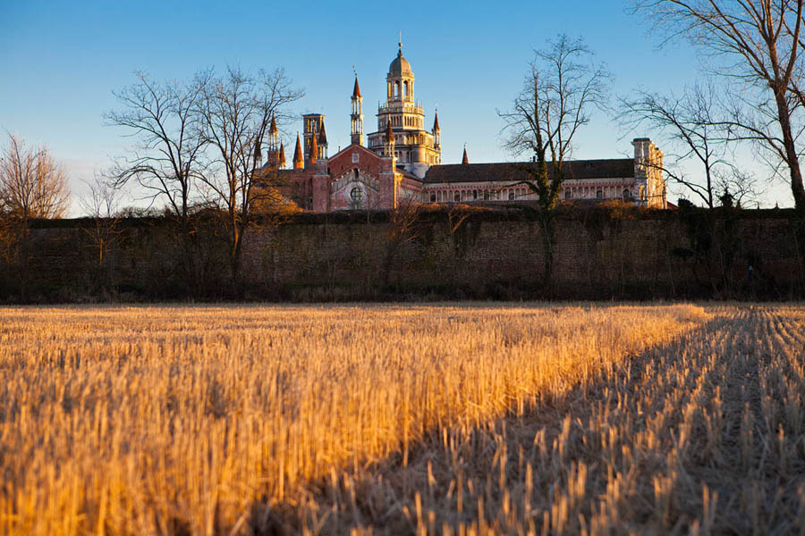 Certosa di Pavia Veduta dai campi © Umberto Barcella