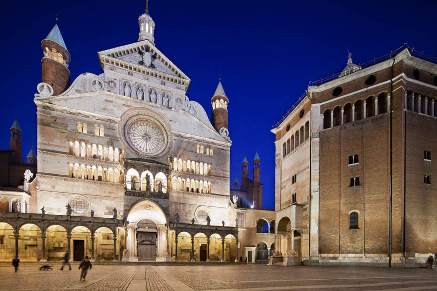 Cremona Il Duomo e il Battistero © Fiorenza Cicogna