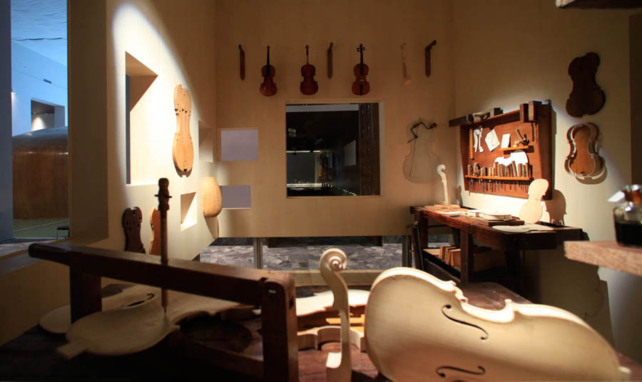 Cremona Museo del Violino La Bottega del liutaio © Mino Boiocchi