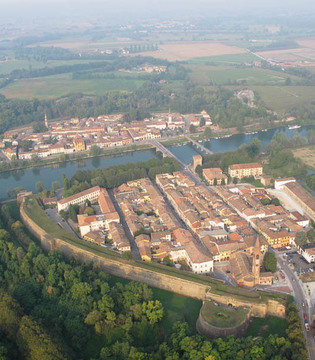 Pizzighettone Veduta aerea di Pizzighettone © Gruppo Volontari delle Mura