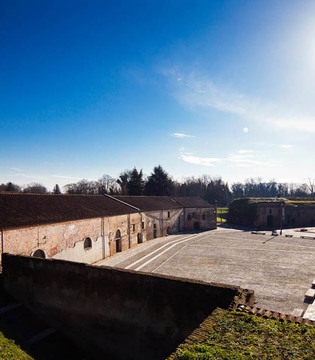 Pizzighettone La Piazza delle Armi © Fiorenza Cicogna