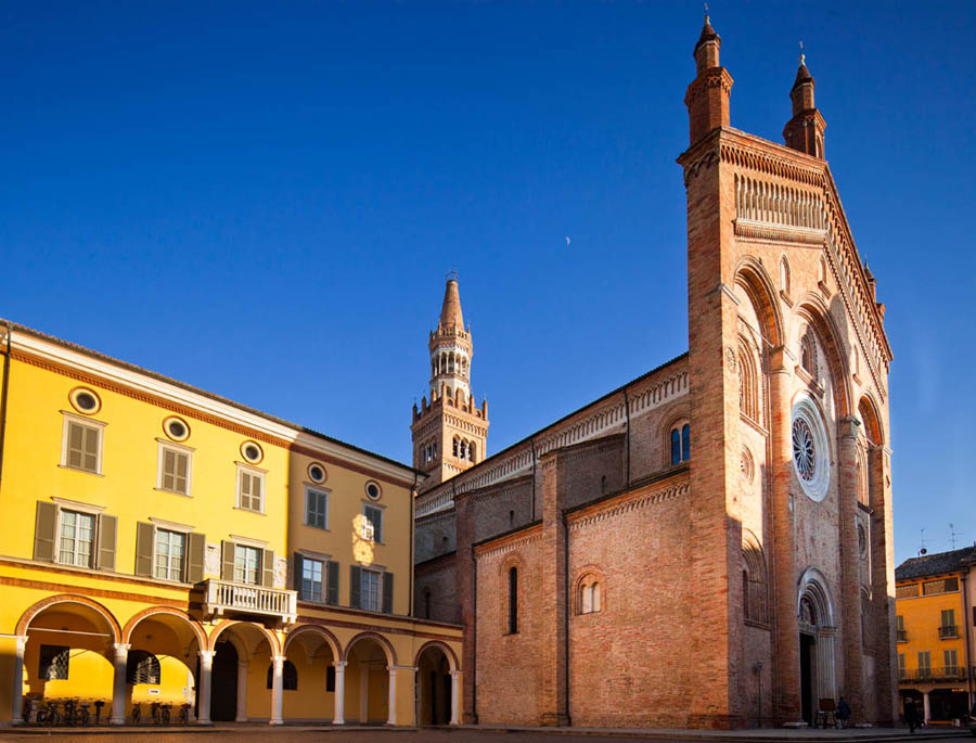 Pizzighettone Il Duomo e il Palazzo Vescovile © Fiorenza Cicogna