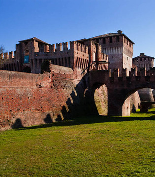 Soncino La Rocca Sforzesca con le mura e il rivellino © Fiorenza Cicogna