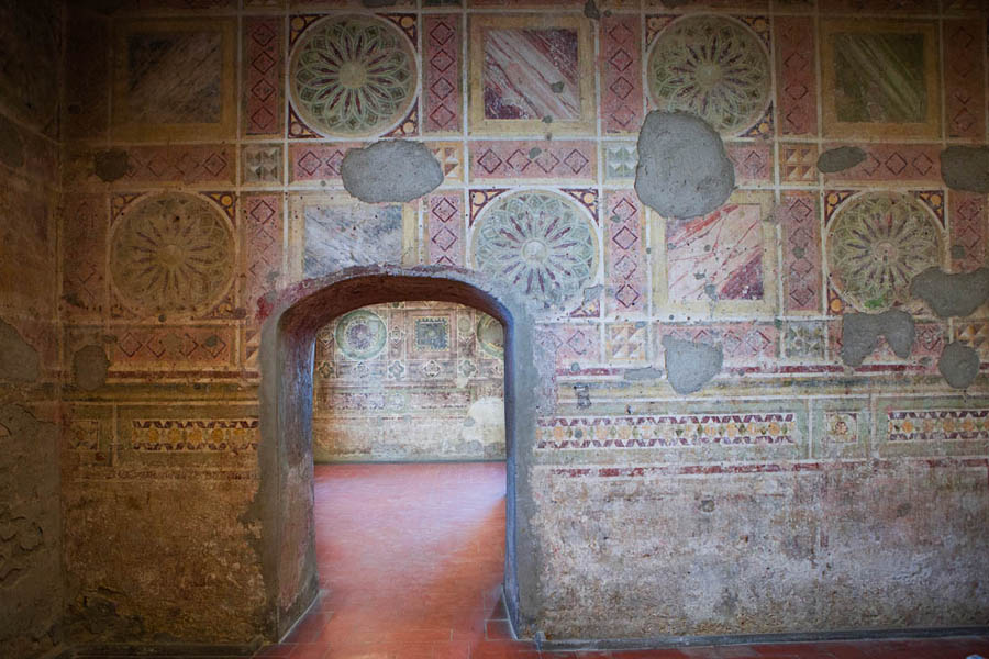 Pandino Affreschi a motivi geometrici nel Castello visconteo © Fiorenza Cicogna