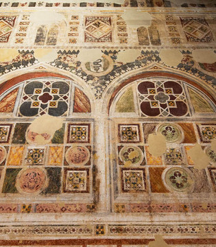 Pandino Affreschi a motivi geometrici nel Castello visconteo © Fiorenza Cicogna