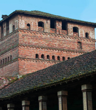 Pandino Una torre del castello visconteo © Fiorenza Cicogna