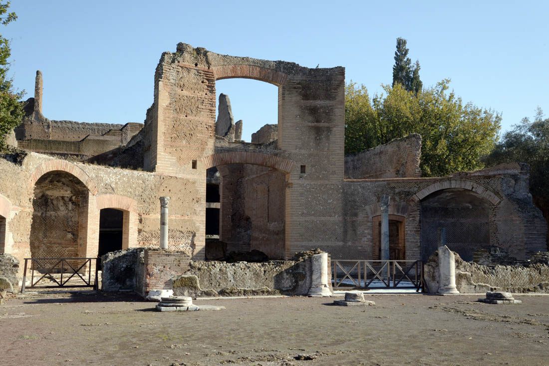 Tivoli Villa Adriana, tre esedre per concessione della Soprintendenza per i Beni Archeologici del Lazio, Area Archologica di Villa Adriana