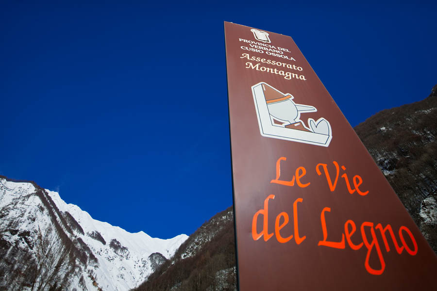 Valle Strona Valle Strona, cartello turistico sulle Vie del Legno © Fiorenza Cicogna