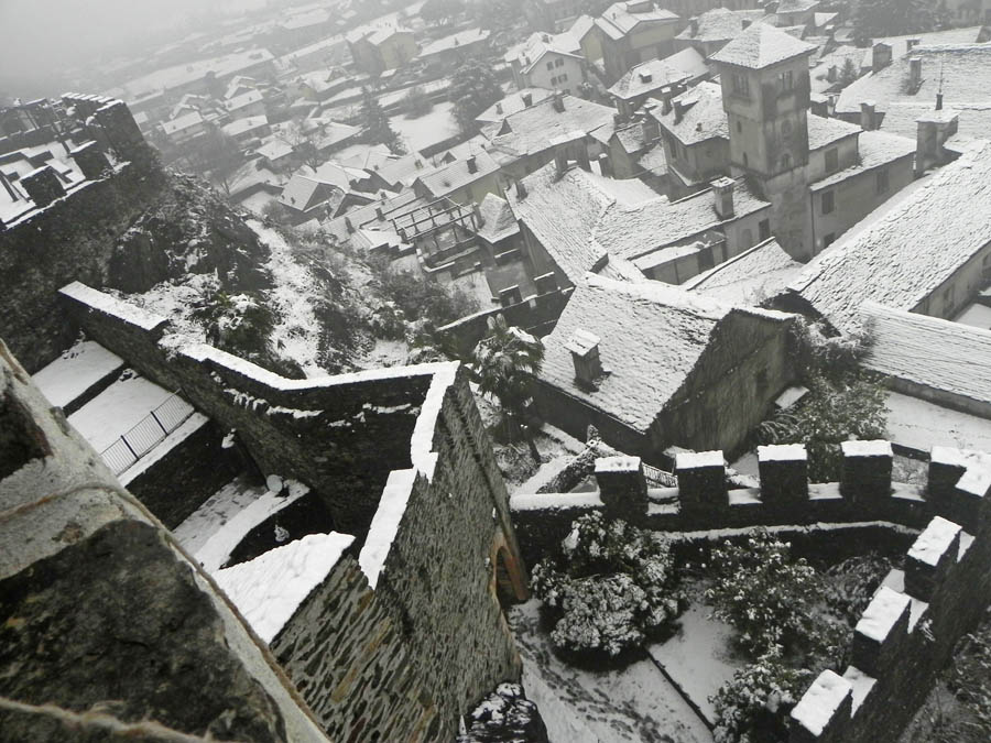 Vogogna Veduta del borgo medievale dal castello © Claudio del Solaro