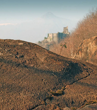Vogogna Rocce lungo il Sentiero geologico © Claudio del Solaro