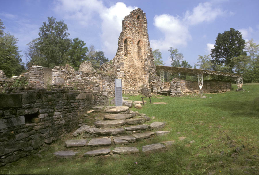 Castelseprio I resti del castrum © Archivio Provincia di Varese
