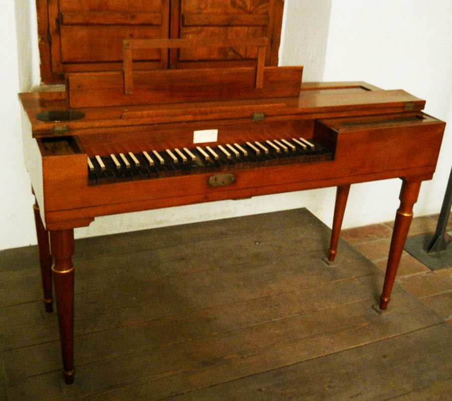 Pesaro La spinetta di Rossini © Comune di Pesaro - Opere Proprietà Fondazione G. Rossini