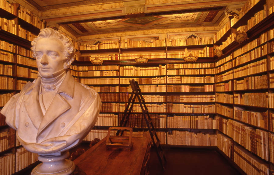 Recanati Una stanza della biblioteca di Casa Leopardi © Regione Marche