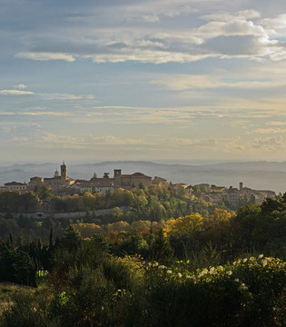 Cingoli Panorama di Cingoli © Regione Marche, foto Renato Gatta