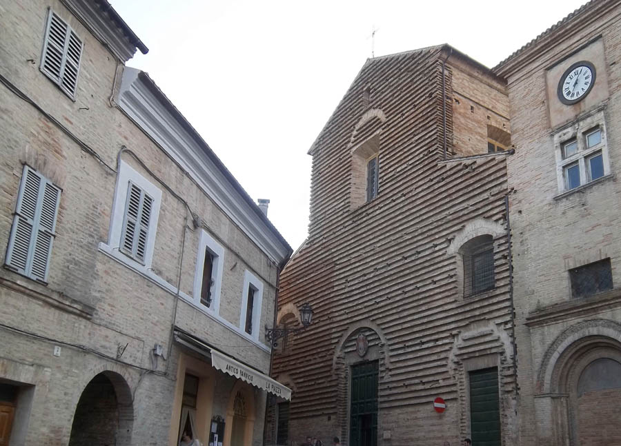 Loreto Mogliano, Santa Maria di Piazza © Mauro Guglielmi