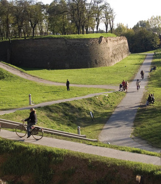 Ferrara Veduta delle mura © Archivio Provincia di Ferrara / foto di Luca Gavagna