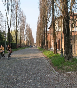 Ferrara Corso Ercole I d'Este verso Porta degli Angeli © Archivio Provincia di Ferrara / foto di Milko Marchetti