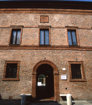 Ferrara Casa di Ludovico Ariosto © Archivio Provincia di Ferrara / foto di Federico Meneghetti