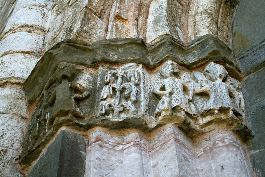 Almenno San Bartolomeo Dettaglio di un capitello © Cinzia Rando