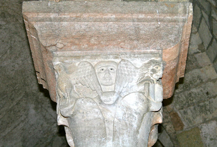 Almenno San Bartolomeo Dettaglio di un capitello © Cinzia Rando