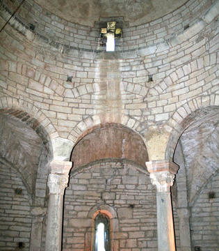 Almenno San Bartolomeo Il matroneo © Cinzia Rando