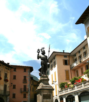 San Giovanni Bianco Piazza Zignoni © Cinzia Rando
