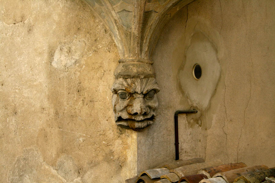 San Giovanni Bianco Un mascherone © Cinzia Rando