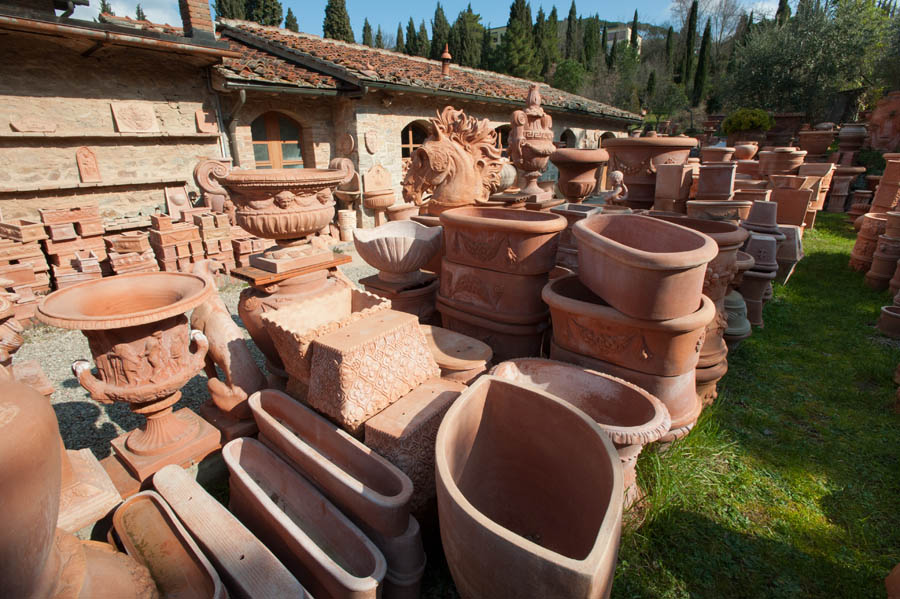 Impruneta Fornace Masini, vasi in esposizione © Fabrizio Ardito