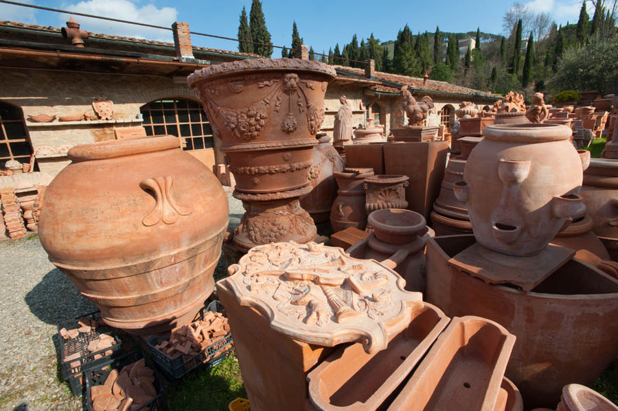 Impruneta Fornace Masini, vasi in esposizione © Fabrizio Ardito