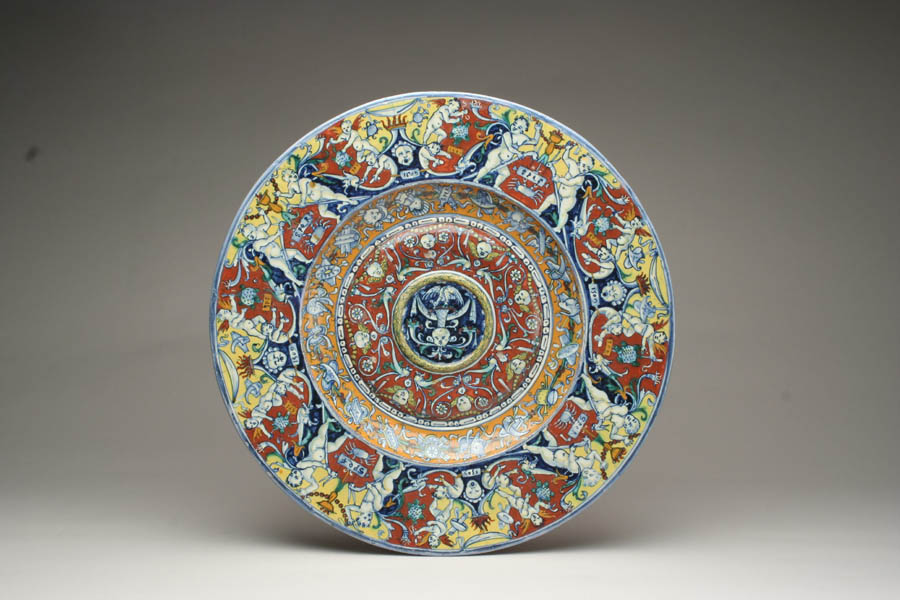 Montelupo Fiorentino Museo della ceramica, piatto rosso di Montelupo © Museo della ceramica di Montelupo, Alessio Ferrari