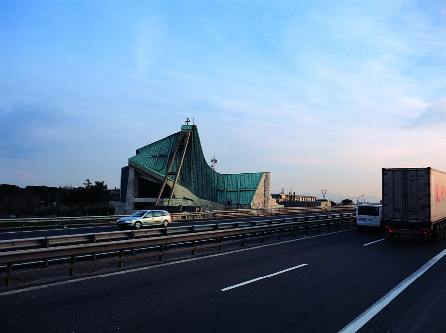 Campi Bisenzio Chiesa di San Giovanni Battista © Archivio Videofotografico di Autostrade per l'Italia
