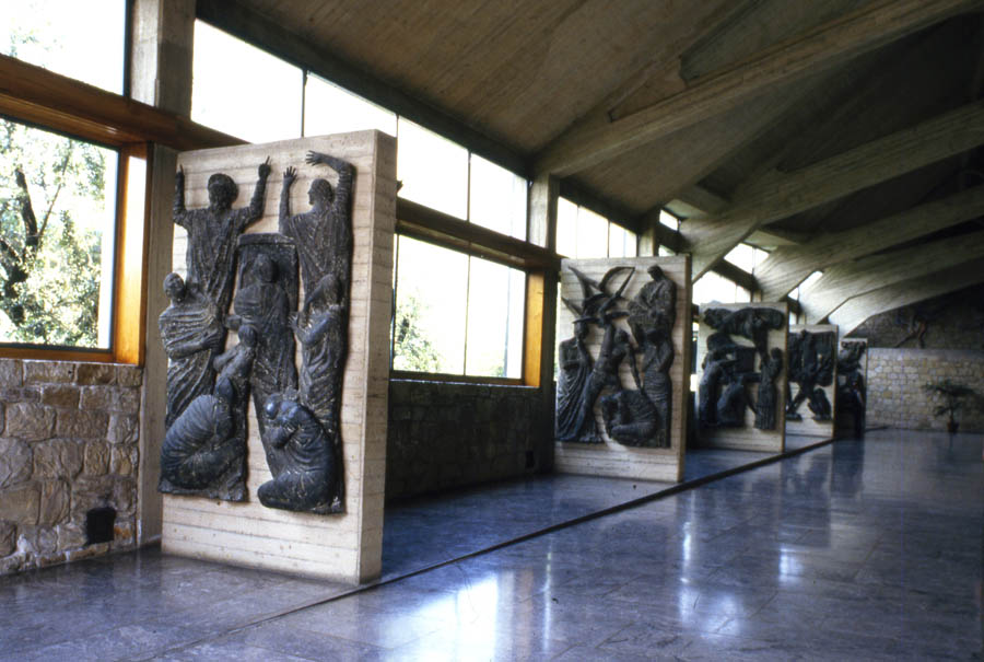Campi Bisenzio Chiesa di San Giovanni Battista, Corridoio d'ingresso © Archivio Videofotografico di Autostrade per l'Italia