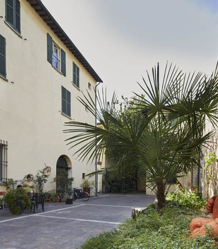 Faenza Ingresso di un laboratorio di ceramica © Fiorenza Cicogna